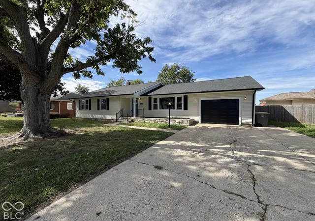 Photo 2 of Single family home for sale at 1108 Gaiser Dr, Seymour, IN 47274 | MLS# 22127998 | Listing updated on 2026-10-06