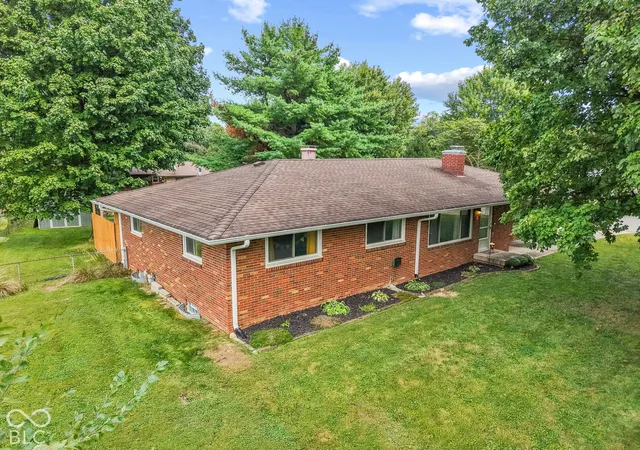 Photo 4 of Sale Pending at 6375 Derbyshire Rd, Indianapolis, IN 46227 | MLS# 22128005 | Listing updated on 2026-10-01