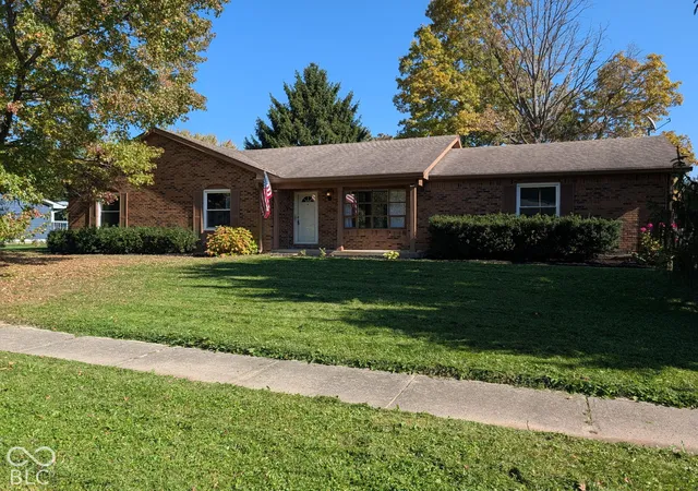 Single family home for sale at 7811 Taunton Rd, Indianapolis, IN 46260 | MLS# 22128007