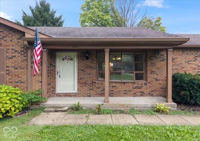 Photo 4 of Single family home for sale at 7811 Taunton Rd, Indianapolis, IN 46260 | MLS# 22128007 | Listing updated on 2026-10-01