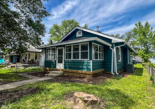 Photo 2 of Single family home for sale at 946 N Somerset Ave, Indianapolis, IN 46222 | MLS# 22128016 | Listing updated on 2026-09-29