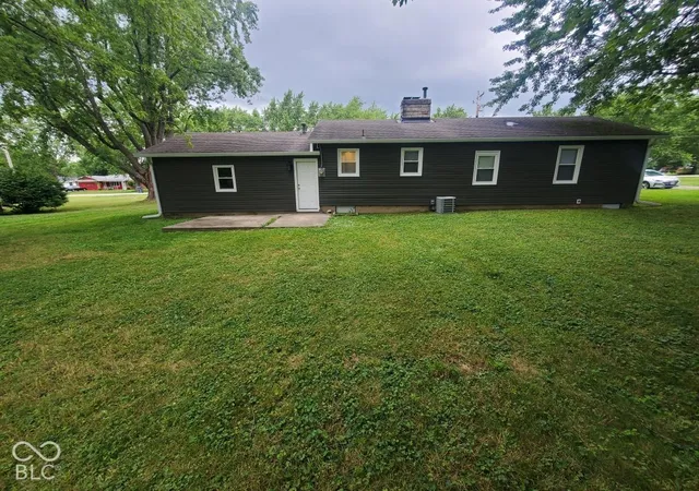 Photo 3 of Single family home for sale at 3013 E Royerton Rd, Muncie, IN 47303 | MLS# 22128019 | Listing updated on 2026-09-25