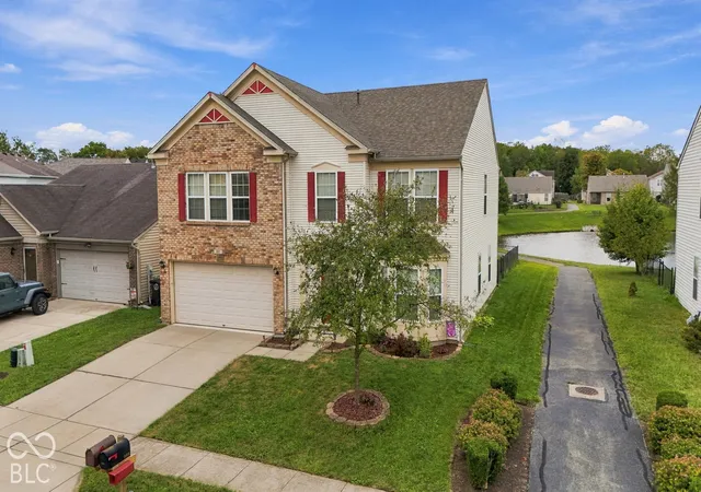 Photo 2 of Single family home for sale at 831 Highpointe, Shelbyville, IN 46176 | MLS# 22128024 | Listing updated on 2026-09-29