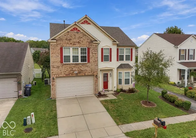 Photo 3 of Single family home for sale at 831 Highpointe, Shelbyville, IN 46176 | MLS# 22128024 | Listing updated on 2026-09-29