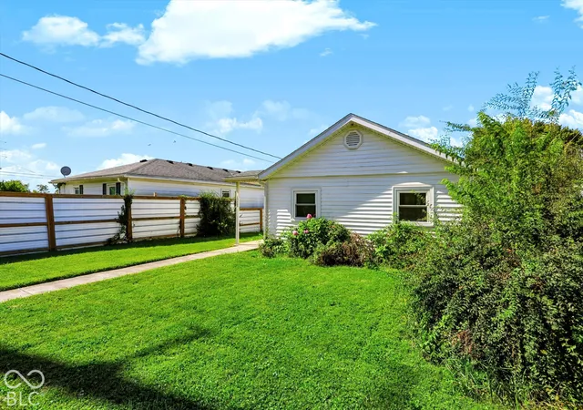 Photo 2 of Single family home for sale at 1309 N Carver St, Greensburg, IN 47240 | MLS# 22128030 | Listing updated on 2026-10-07