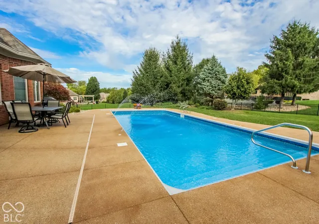 Photo 4 of Single family home for sale at 2593 Forest Hills Blvd, Greenwood, IN 46143 | MLS# 22128033 | Listing updated on 2026-09-26