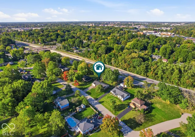 Photo 3 of Single family home for sale at 36 Lansdowne Ln, Carmel, IN 46033 | MLS# 22128036 | Listing updated on 2026-10-09