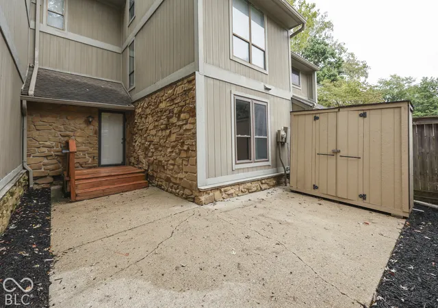 Photo 2 of Condo for sale at 4216 Foxglove Tr, Indianapolis, IN 46237 | MLS# 22128043 | Listing updated on 2026-09-29