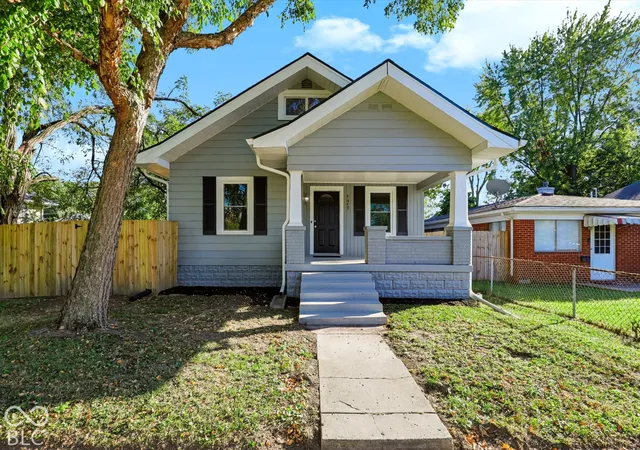 Photo 3 of Single family home for sale at 1415 E Castle Ave, Indianapolis, IN 46227 | MLS# 22128046 | Listing updated on 2026-10-08