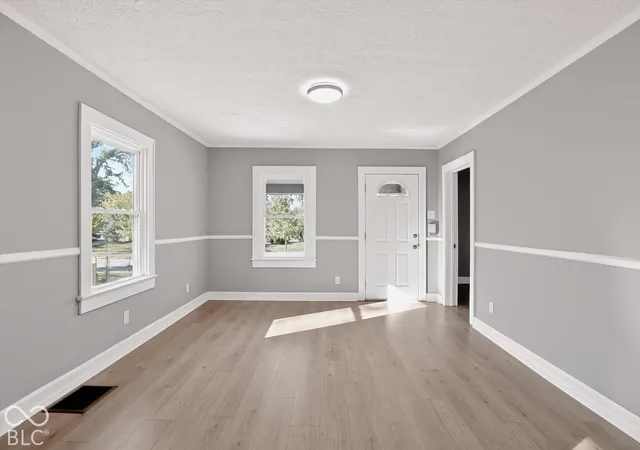 Photo 4 of Single family home for sale at 1415 E Castle Ave, Indianapolis, IN 46227 | MLS# 22128046 | Listing updated on 2026-10-08