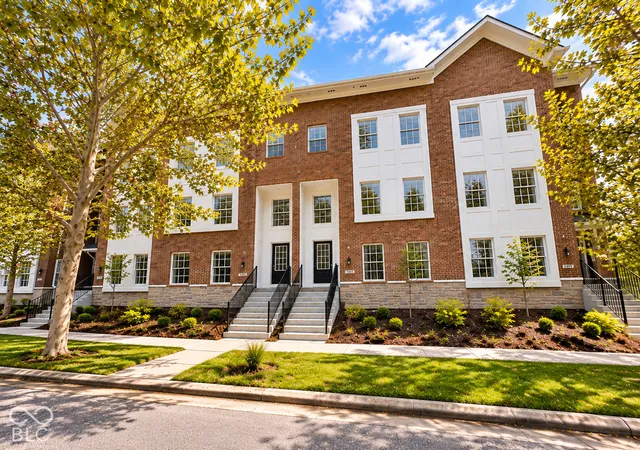 Townhouse for sale at 5748 Birtz Rd, Indianapolis, IN 46216 | MLS# 22128058