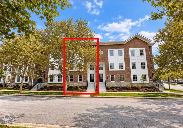 Photo 2 of Townhouse for sale at 5748 Birtz Rd, Indianapolis, IN 46216 | MLS# 22128058 | Listing updated on 2026-09-25