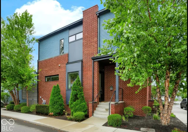 Photo 3 of Single family home for sale at 1119 E 10th Street, Indianapolis, IN 46202 | MLS# 22128062 | Listing updated on 2026-09-26