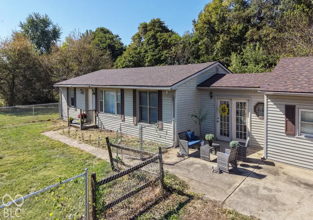 Photo 1 of Sale Pending at 9545 Bono Rd, Terre Haute, IN 47802 | MLS# 22128067 | Listing updated on 2026-10-14