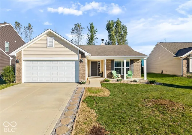 Photo 2 of Single family home for sale at 548 Genisis Dr, Whiteland, IN 46184 | MLS# 22128070 | Listing updated on 2026-09-30