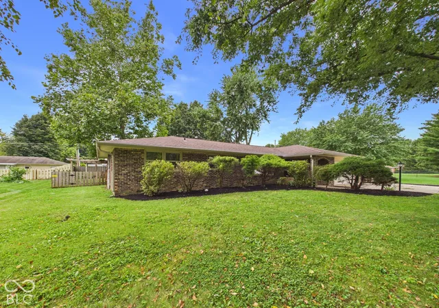 Photo 3 of Single family home for sale at 3419 River Blf Rd, Anderson, IN 46012 | MLS# 22128077 | Listing updated on 2026-09-25