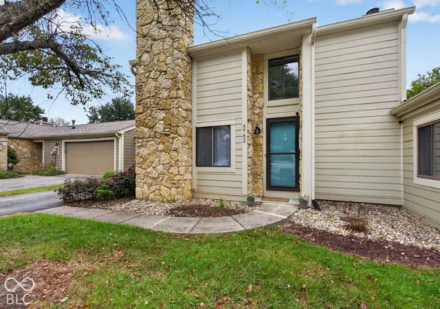 Photo 2 of Condo for sale at 5762 Overcrest Dr, Indianapolis, IN 46237 | MLS# 22128078 | Listing updated on 2026-09-29