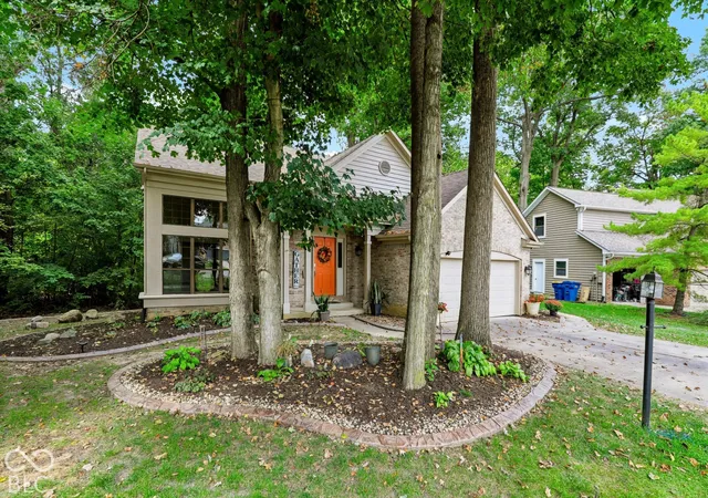 Photo 3 of Single family home for sale at 6969 Copper Mountain Ct, Indianapolis, IN 46236 | MLS# 22128079 | Listing updated on 2026-10-07