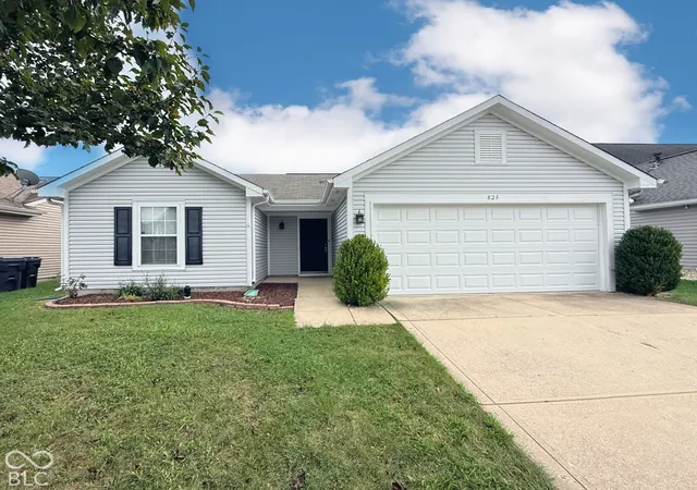 Single family home for sale at 823 Tall Timber Dr, Greenwood, IN 46143 | MLS# 22128080 | Listing updated on 2026-09-25