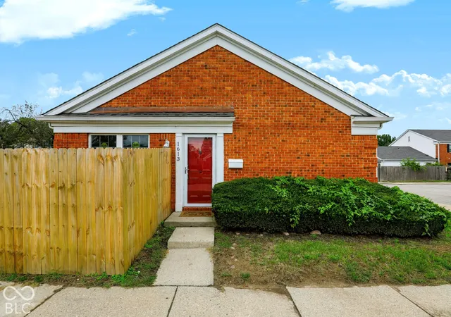 Photo 1 of Sale Pending at 1613 Marborough Ln, Indianapolis, IN 46260 | MLS# 22128084 | Listing updated on 2026-10-01