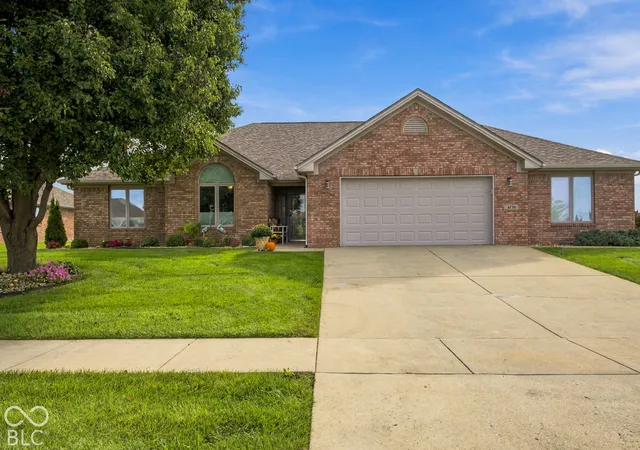 Photo 1 of Sale Pending at 3739 Imperial Dr E, Columbus, IN 47203 | MLS# 22128085 | Listing updated on 2026-10-05
