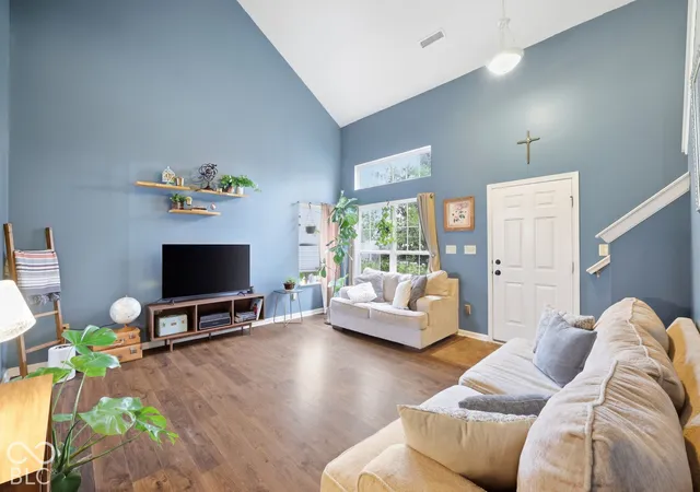 Photo 3 of Single family home for sale at 6489 Enclave Ct, Greenwood, IN 46143 | MLS# 22128091 | Listing updated on 2026-09-28