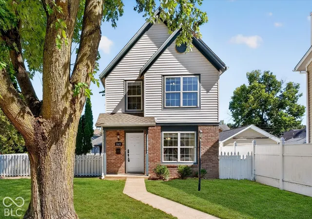 Photo 3 of Single family home for sale at 2623 N Delaware St, Indianapolis, IN 46205 | MLS# 22128101 | Listing updated on 2026-10-06