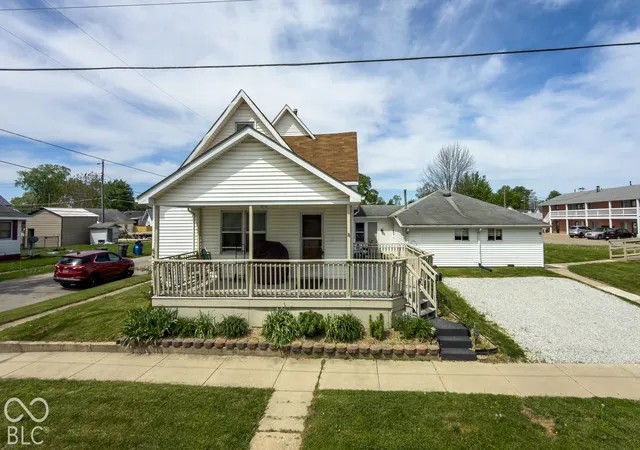 Photo 2 of Single family home for sale at 535 Dunn Ave, Shelbyville, IN 46176 | MLS# 22128102 | Listing updated on 2026-09-27