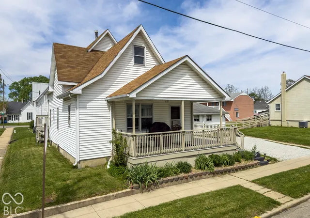 Photo 3 of Single family home for sale at 535 Dunn Ave, Shelbyville, IN 46176 | MLS# 22128102 | Listing updated on 2026-09-27