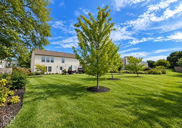 Photo 3 of Sale Pending at 13946 Meadow Lake Dr, Fishers, IN 46038 | MLS# 22128105 | Listing updated on 2026-10-05