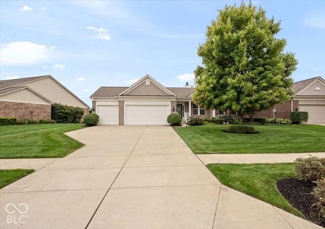 Photo 2 of Sale Pending at 8923 W Cobblestone Dr, Zionsville, IN 46077 | MLS# 22128113 | Listing updated on 2026-10-02