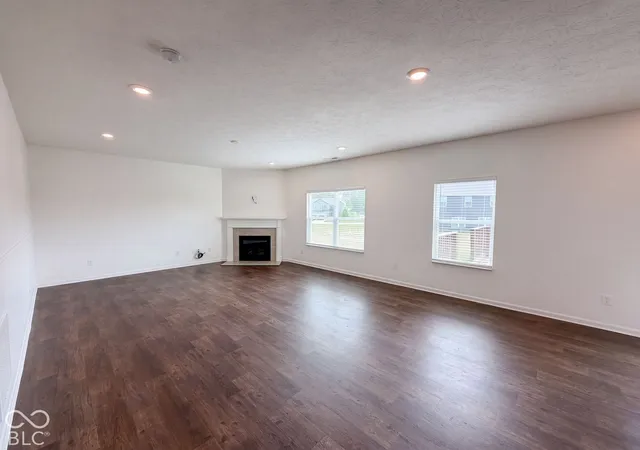 Photo 3 of Single family home for sale at 942 Ram Dr, Franklin, IN 46131 | MLS# 22128122 | Listing updated on 2026-10-05