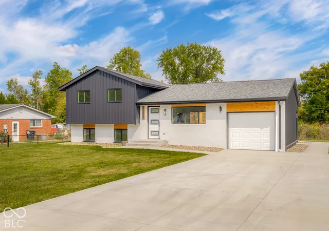 Photo 2 of Single family home for sale at 3385 Virginia St, Columbus, IN 47203 | MLS# 22128124 | Listing updated on 2026-09-25
