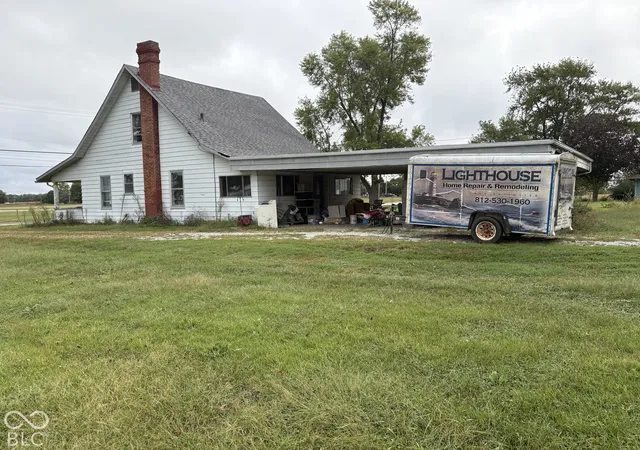 Photo 2 of Sale Pending at 735 W 200 Road S, Columbus, IN 47201 | MLS# 22128125 | Listing updated on 2026-09-29