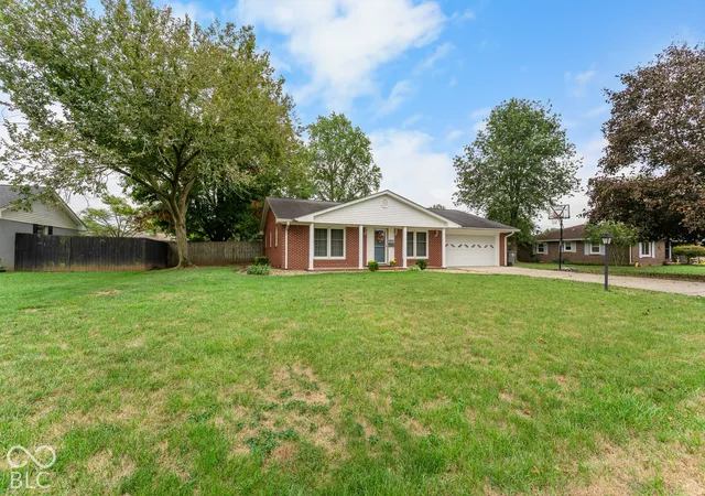 Photo 3 of Sale Pending at 1521 Robin Hood Dr, Seymour, IN 47274 | MLS# 22128129 | Listing updated on 2026-09-29