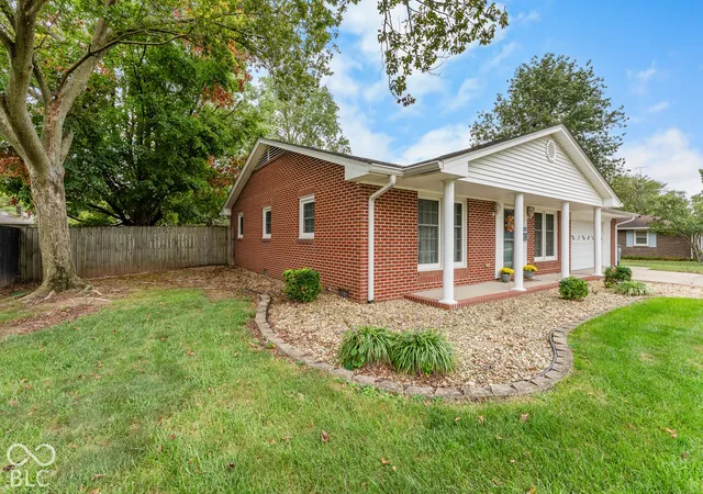 Photo 3 of Sale Pending at 1521 Robin Hood Dr, Seymour, IN 47274 | MLS# 22128129 | Listing updated on 2026-09-29