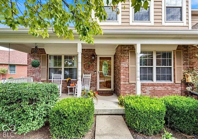 Photo 2 of Single family home for sale at 7291 Plantation Ln, Avon, IN 46123 | MLS# 22128137 | Listing updated on 2026-09-29