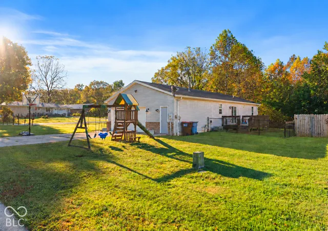 Photo 3 of Single family home for sale at 900 Golden Ct, Greencastle, IN 46135 | MLS# 22128138 | Listing updated on 2026-10-26