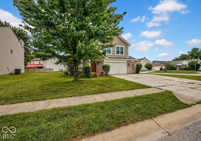 Photo 2 of Single family home for sale at 7807 Fox Glen Dr, Indianapolis, IN 46239 | MLS# 22128150 | Listing updated on 2026-09-30