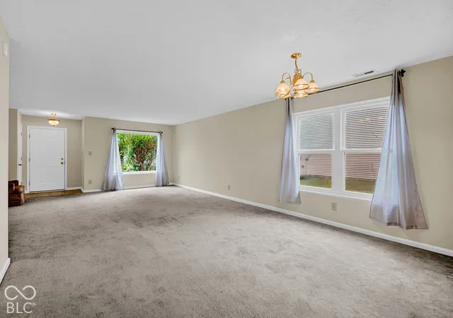 Photo 4 of Single family home for sale at 7807 Fox Glen Dr, Indianapolis, IN 46239 | MLS# 22128150 | Listing updated on 2026-09-30