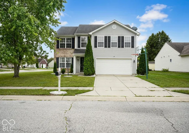 Photo 2 of Single family home for sale at 9737 Piper Lake Dr, Indianapolis, IN 46239 | MLS# 22128158 | Listing updated on 2026-10-01