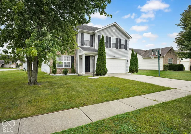 Photo 3 of Single family home for sale at 9737 Piper Lake Dr, Indianapolis, IN 46239 | MLS# 22128158 | Listing updated on 2026-10-01