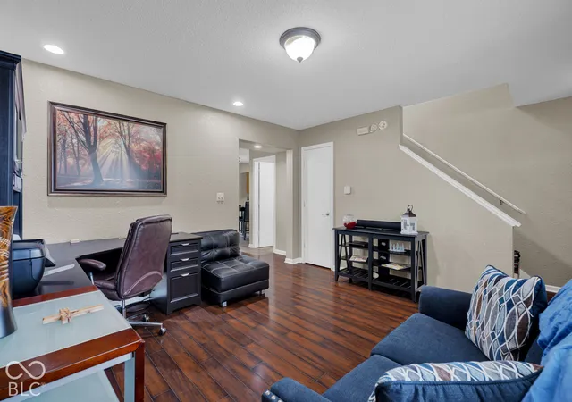 Photo 4 of Single family home for sale at 9737 Piper Lake Dr, Indianapolis, IN 46239 | MLS# 22128158 | Listing updated on 2026-10-01