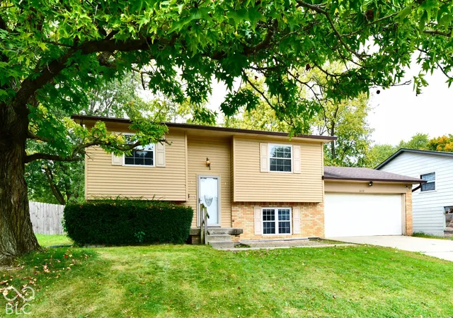 Photo 3 of Single family home for sale at 1610 Yazoo Dr, Beech Grove, IN 46107 | MLS# 22128162 | Listing updated on 2026-10-13