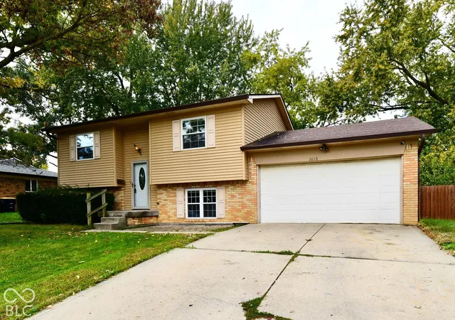 Photo 4 of Single family home for sale at 1610 Yazoo Dr, Beech Grove, IN 46107 | MLS# 22128162 | Listing updated on 2026-10-13