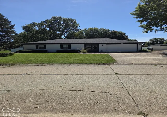 Photo 1 of Single family home for sale at 455 Pleasantview Blvd, Greenwood, IN 46142 | MLS# 22128170 | Listing updated on 2026-10-01