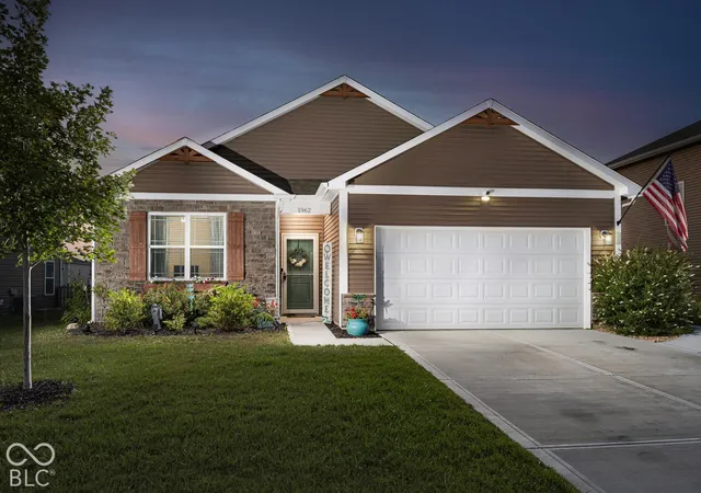 Photo 1 of Single family home for sale at 1962 Fairmount Dr, Greenfield, IN 46140 | MLS# 22128174 | Listing updated on 2026-10-02