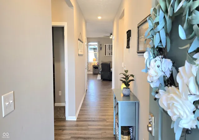 Photo 3 of Single family home for sale at 1962 Fairmount Dr, Greenfield, IN 46140 | MLS# 22128174 | Listing updated on 2026-10-02