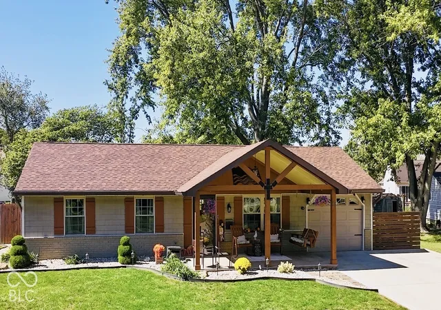 Photo 1 of Sale Pending at 111 Brentwood Ln, Whiteland, IN 46184 | MLS# 22128178 | Listing updated on 2026-09-30
