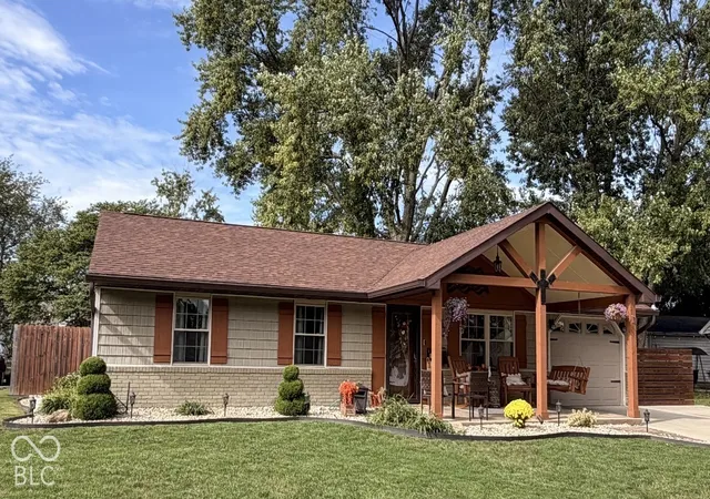 Photo 2 of Sale Pending at 111 Brentwood Ln, Whiteland, IN 46184 | MLS# 22128178 | Listing updated on 2026-09-30